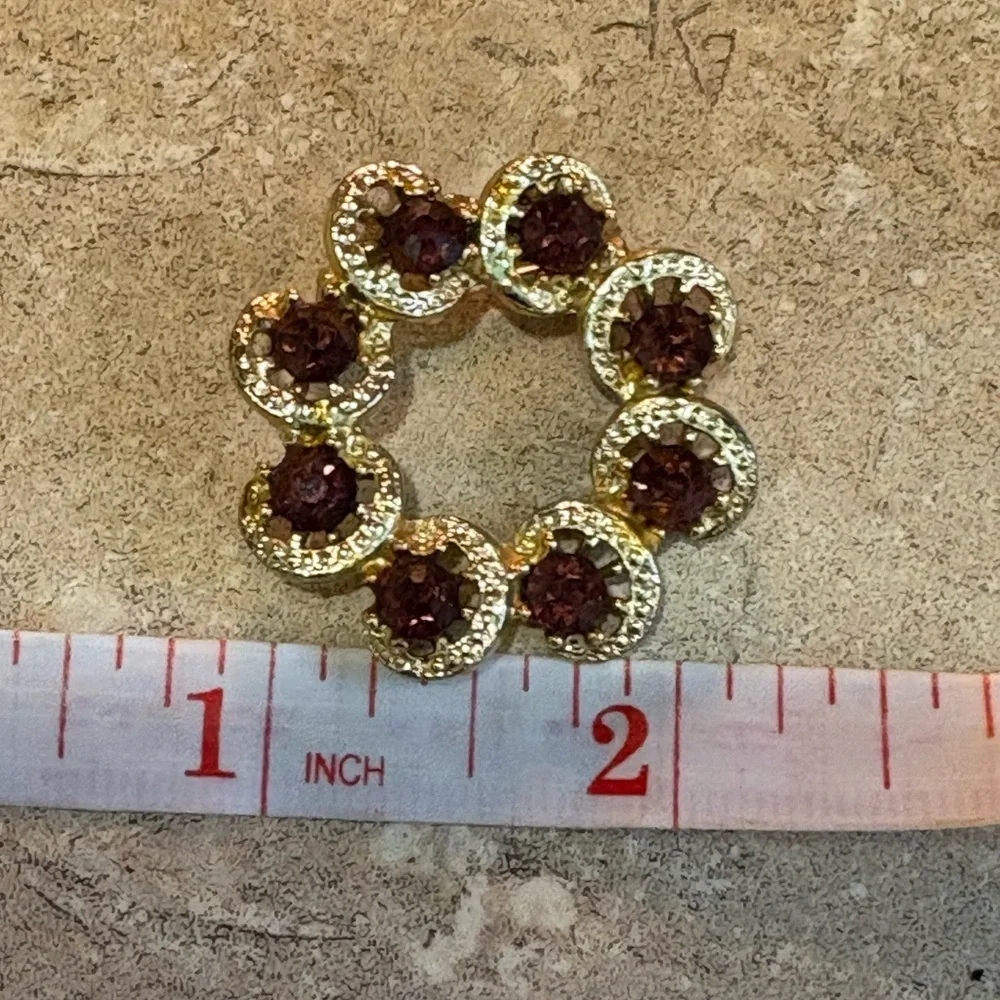 Vintage Gold Toned Pin/Brooch Circle Design